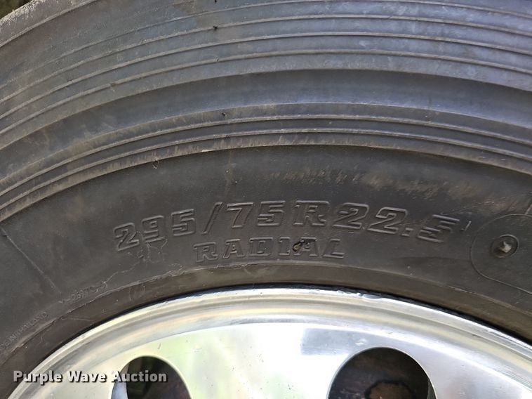 image for item DO2697 1996 Peterbilt 357  semi truck