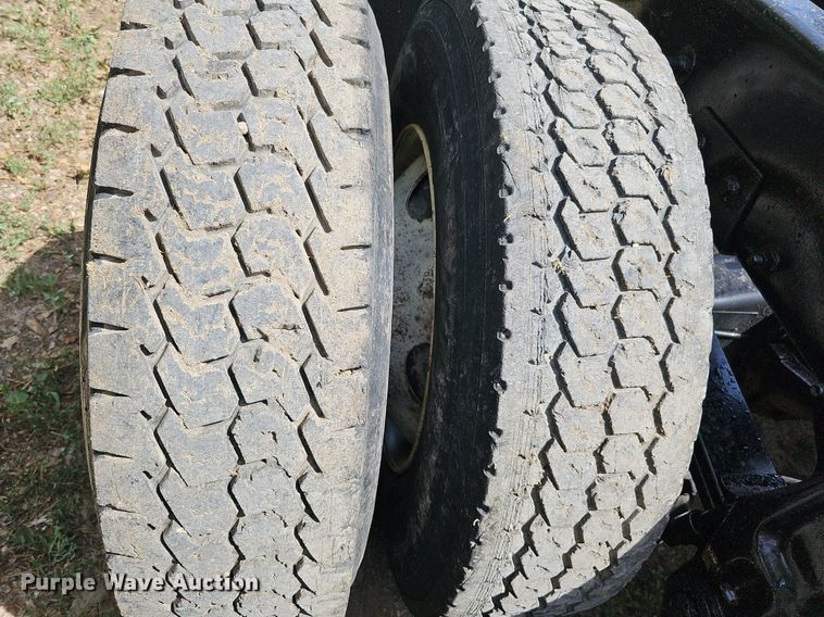 image for item DO2697 1996 Peterbilt 357  semi truck