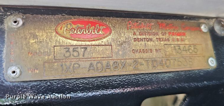 image for item DO2697 1996 Peterbilt 357  semi truck