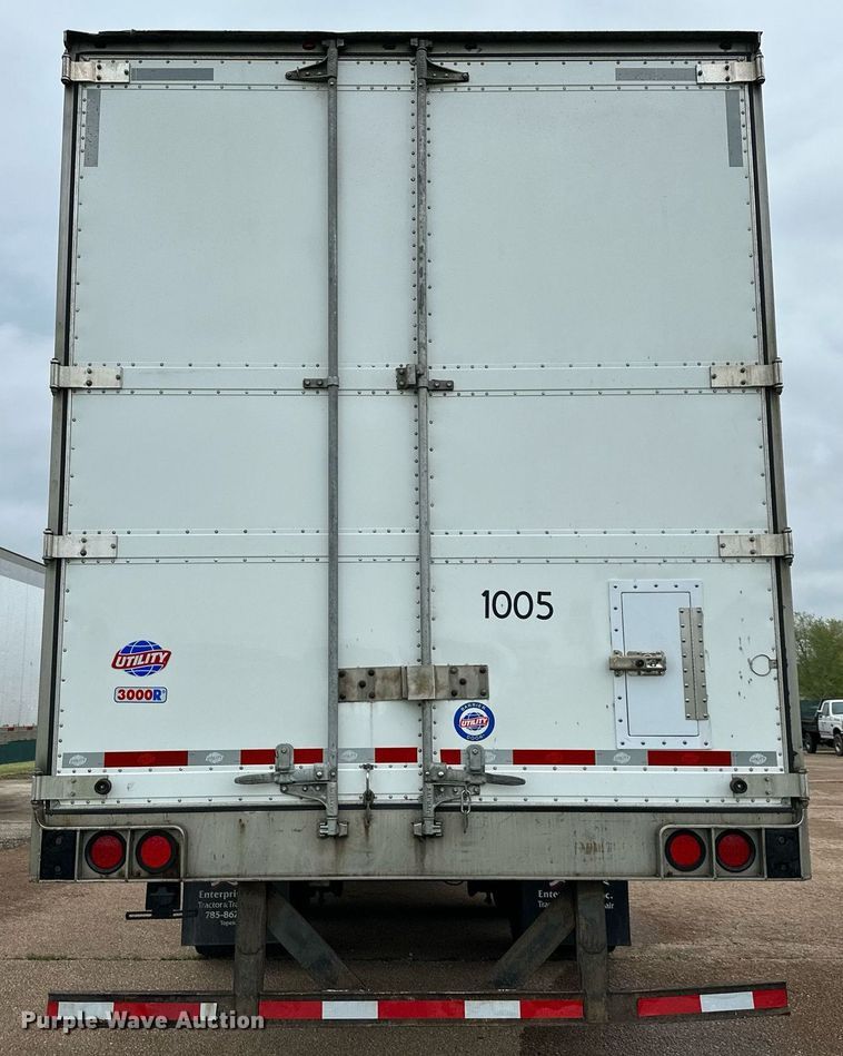 image for item DO4929 2009 Utility Trailers 3000R  refrigerated van trailer