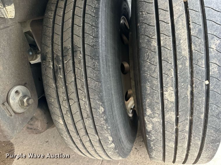 image for item DO4930 2006 Utility Trailers 3000R  refrigerated van trailer