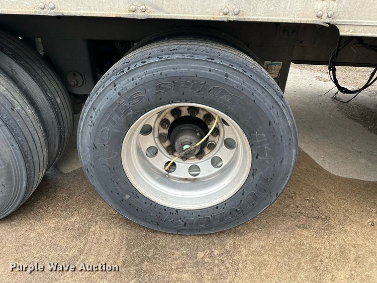 image for item DO4930 2006 Utility Trailers 3000R  refrigerated van trailer