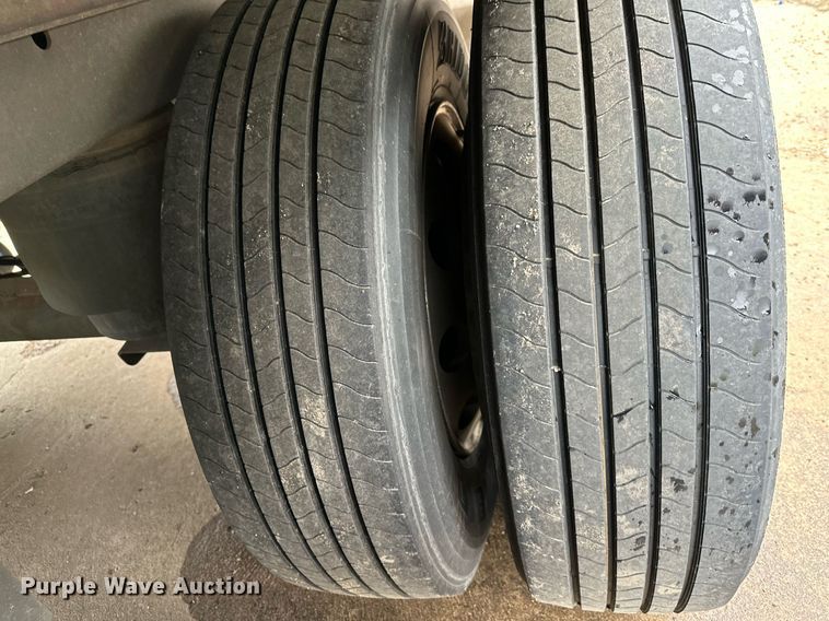 image for item DO4930 2006 Utility Trailers 3000R  refrigerated van trailer