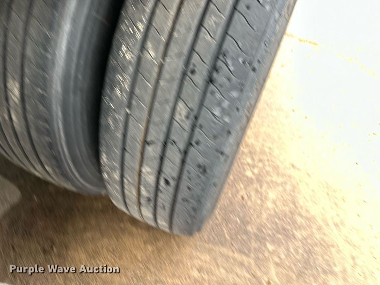 image for item DO4930 2006 Utility Trailers 3000R  refrigerated van trailer