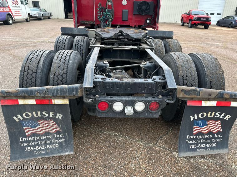 image for item DO4931 2014 Kenworth T680  semi truck