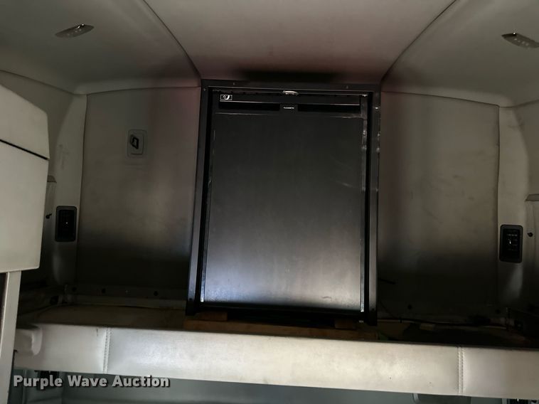 image for item DO4931 2014 Kenworth T680  semi truck