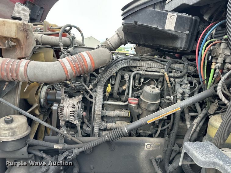 image for item DO4931 2014 Kenworth T680  semi truck