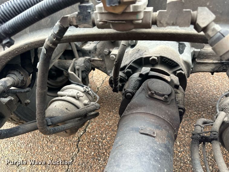 image for item DO4931 2014 Kenworth T680  semi truck