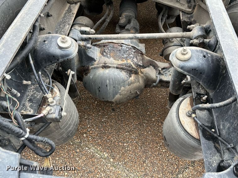 image for item DO4931 2014 Kenworth T680  semi truck