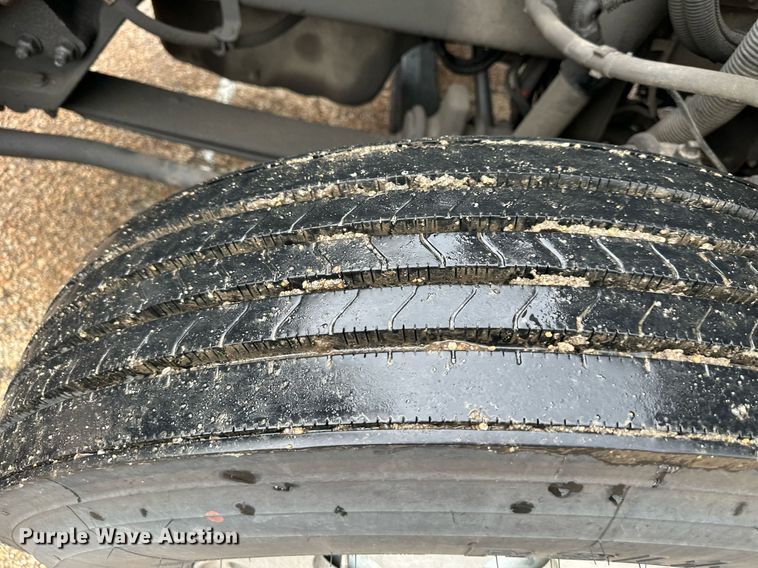 image for item DO4931 2014 Kenworth T680  semi truck