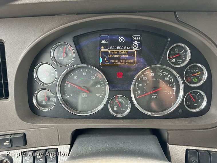 image for item DO4932 2014 Kenworth T680  semi truck