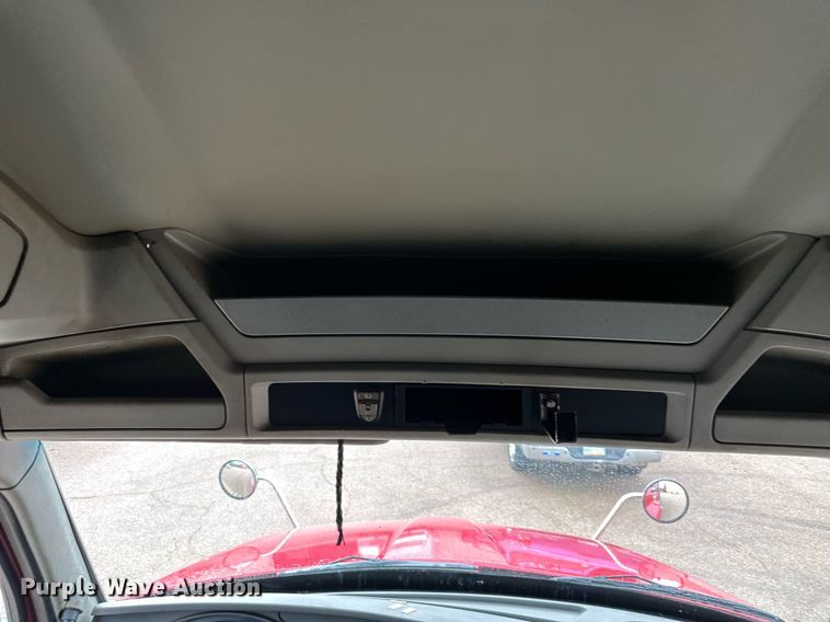 image for item DO4932 2014 Kenworth T680  semi truck