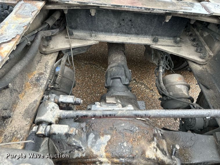 image for item DO4932 2014 Kenworth T680  semi truck