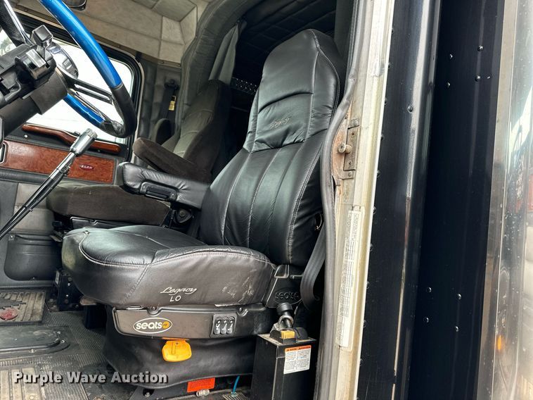 image for item DO4964 1998 Peterbilt 379  semi truck