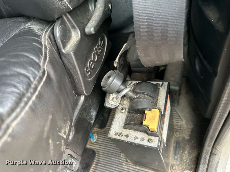 image for item DO4964 1998 Peterbilt 379  semi truck