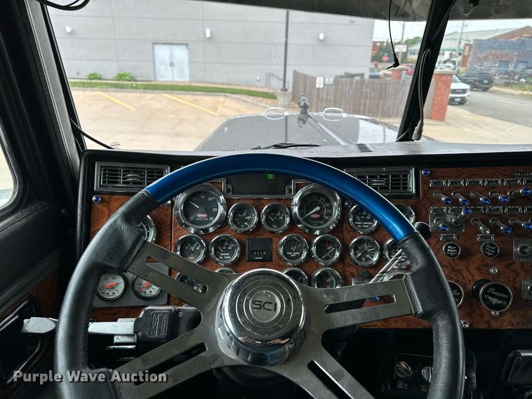 image for item DO4964 1998 Peterbilt 379  semi truck