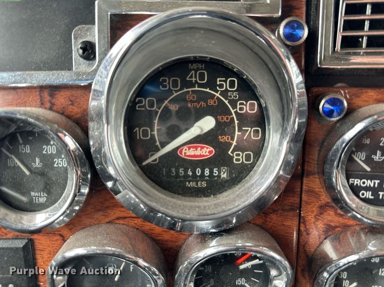 image for item DO4964 1998 Peterbilt 379  semi truck