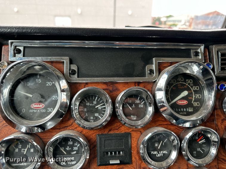 image for item DO4964 1998 Peterbilt 379  semi truck