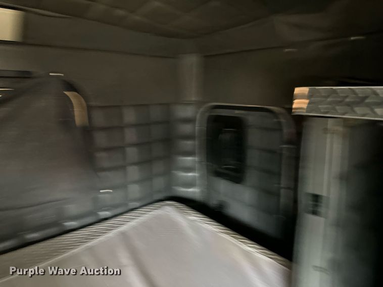 image for item DO4964 1998 Peterbilt 379  semi truck