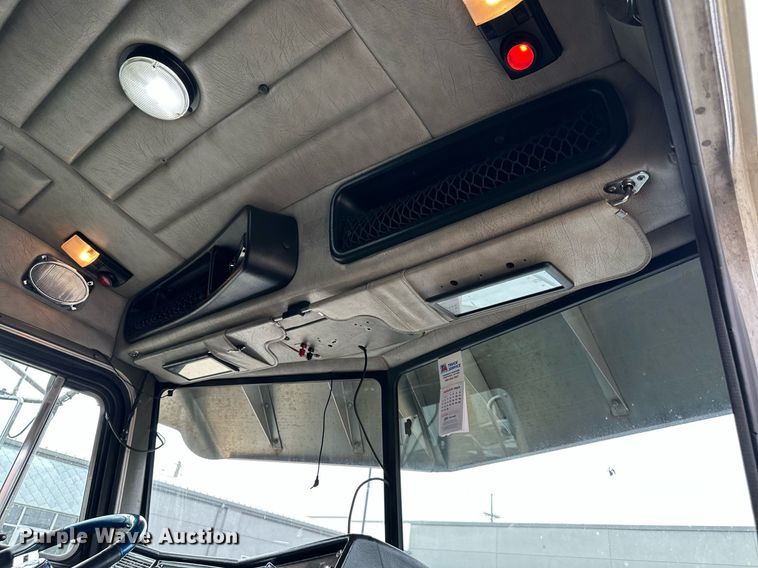 image for item DO4964 1998 Peterbilt 379  semi truck