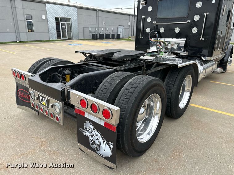 image for item DO4964 1998 Peterbilt 379  semi truck