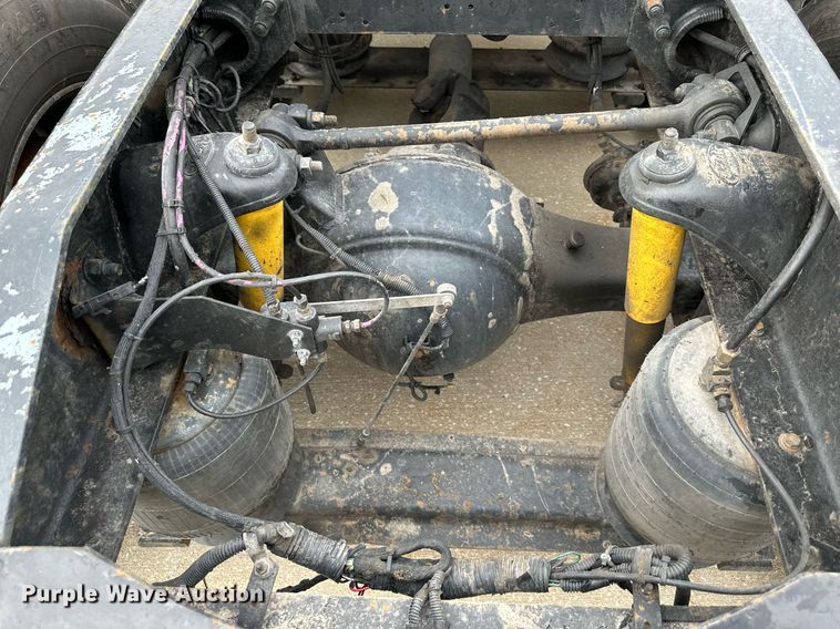 image for item DO4964 1998 Peterbilt 379  semi truck