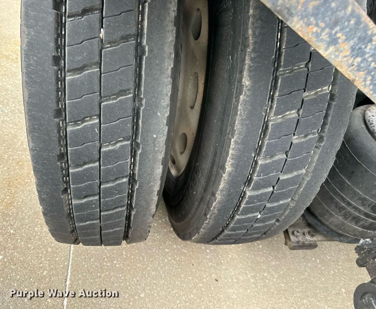 image for item DO4964 1998 Peterbilt 379  semi truck