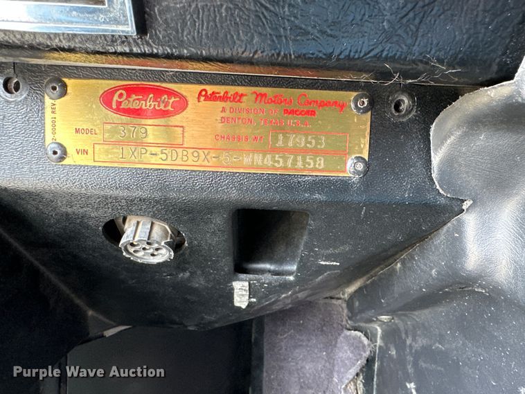 image for item DO4964 1998 Peterbilt 379  semi truck