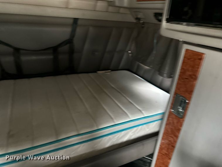 image for item DO4965 2004 Peterbilt 379  semi truck