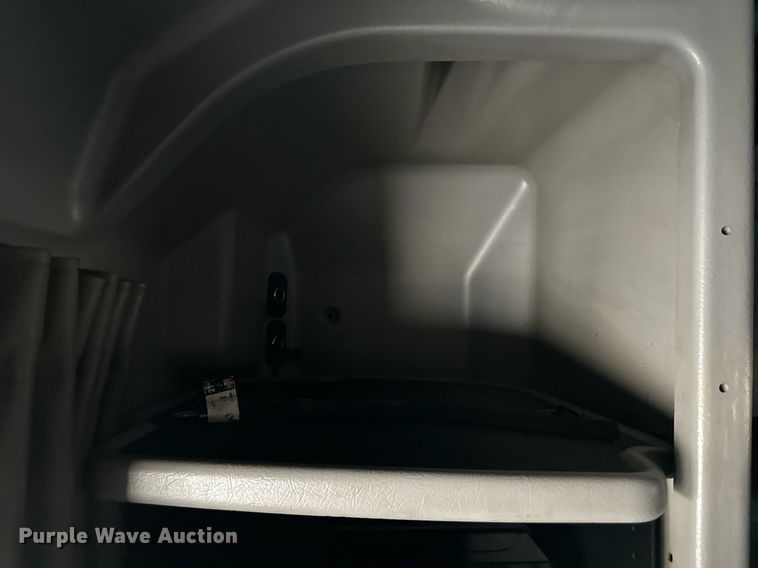 image for item DO4965 2004 Peterbilt 379  semi truck