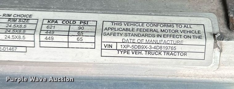 image for item DO4965 2004 Peterbilt 379  semi truck
