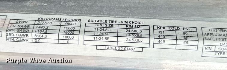 image for item DO4965 2004 Peterbilt 379  semi truck