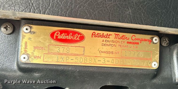 image for item DO4965 2004 Peterbilt 379  semi truck