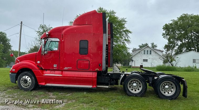 image for item DO4981 2009 Freightliner Columbia  semi truck