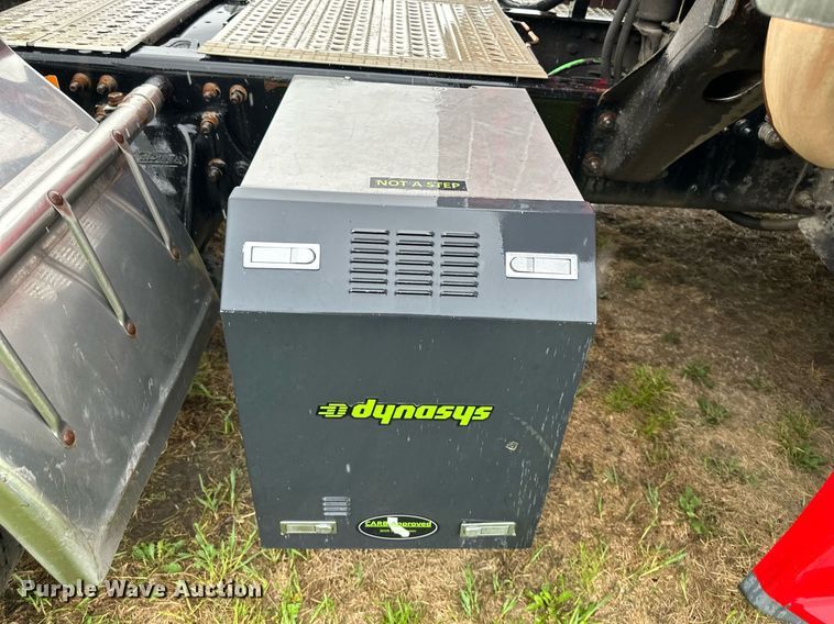 image for item DO4981 2009 Freightliner Columbia  semi truck