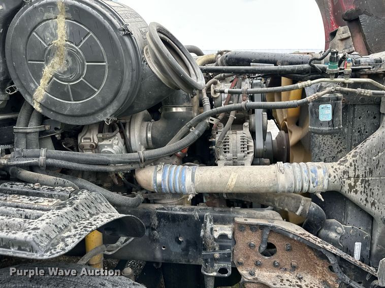 image for item DO4981 2009 Freightliner Columbia  semi truck