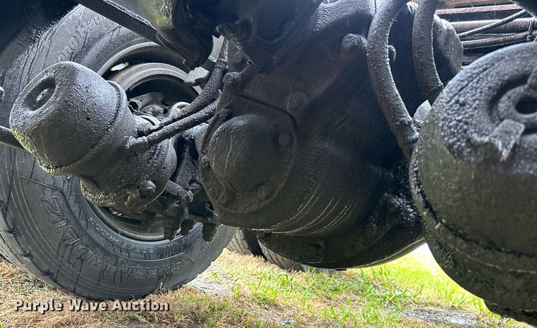 image for item DO4981 2009 Freightliner Columbia  semi truck