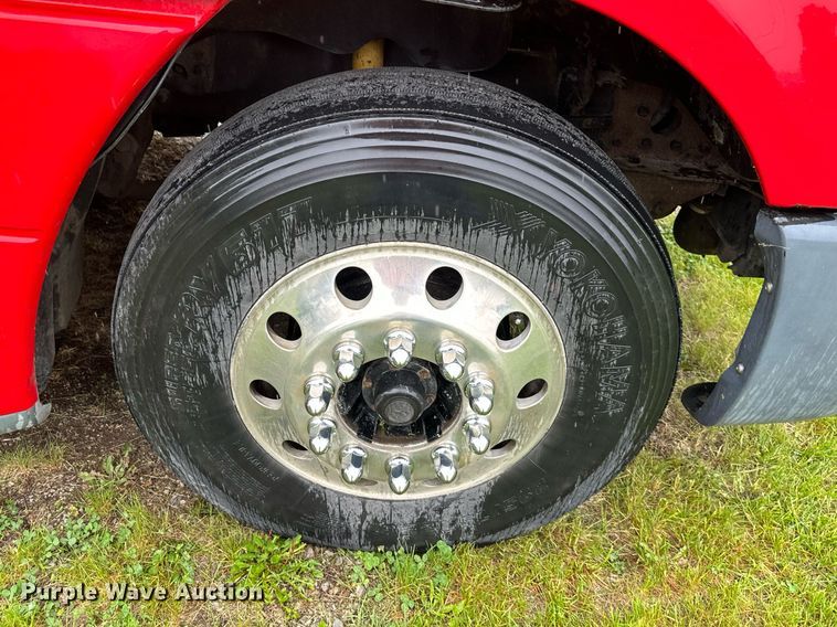 image for item DO4981 2009 Freightliner Columbia  semi truck