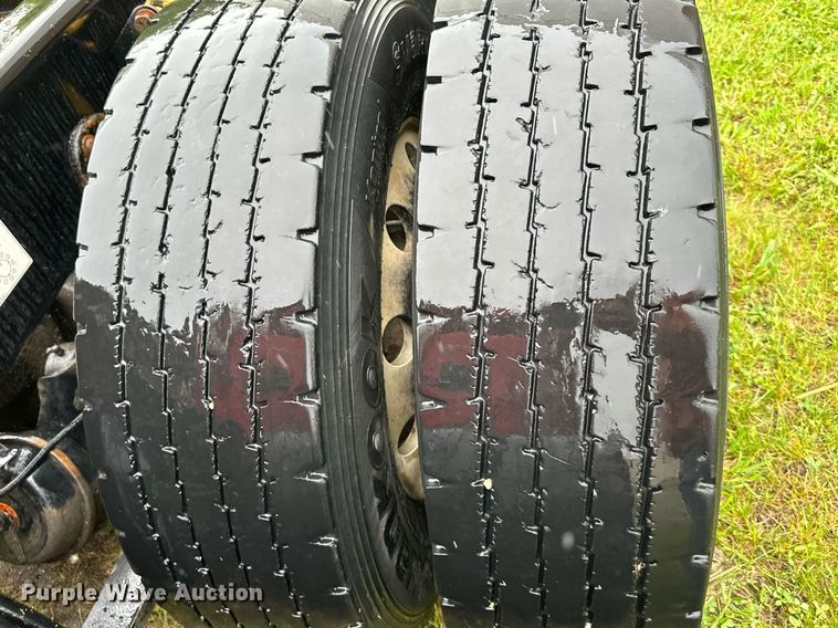 image for item DO4981 2009 Freightliner Columbia  semi truck