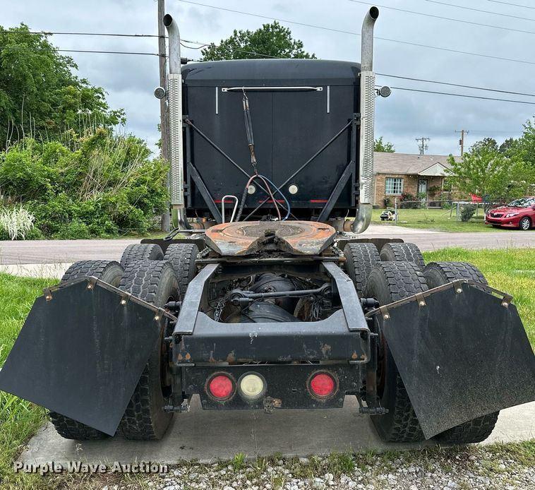 image for item DP3121 2009 Mack 600  semi truck