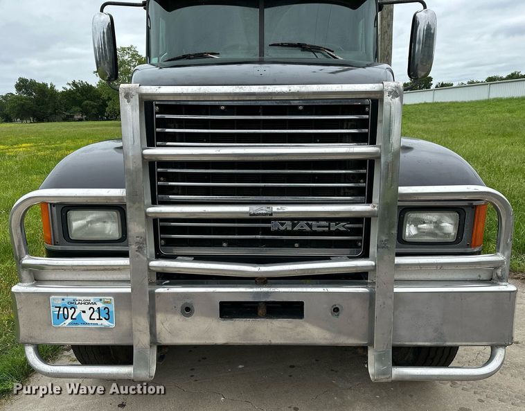 image for item DP3121 2009 Mack 600  semi truck
