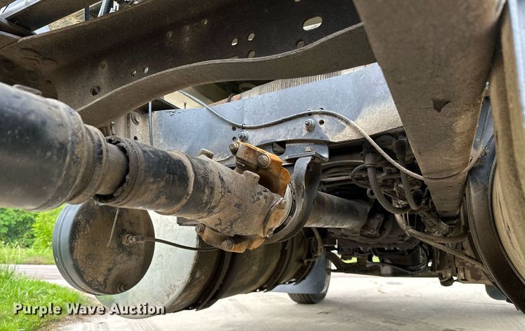 image for item DP3121 2009 Mack 600  semi truck