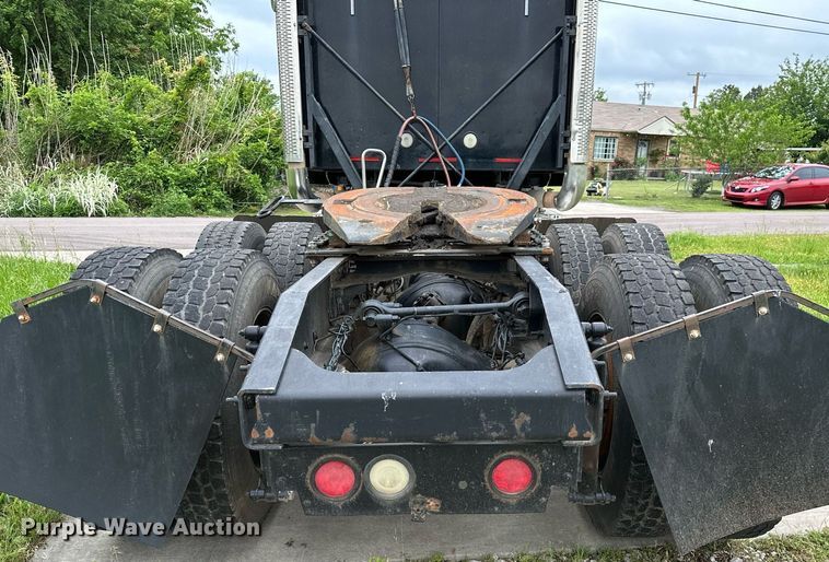 image for item DP3121 2009 Mack 600  semi truck