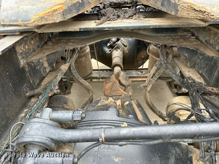 image for item DP3121 2009 Mack 600  semi truck