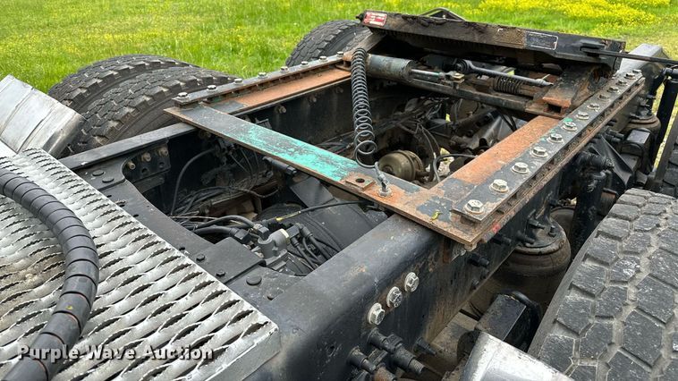 image for item DP3121 2009 Mack 600  semi truck