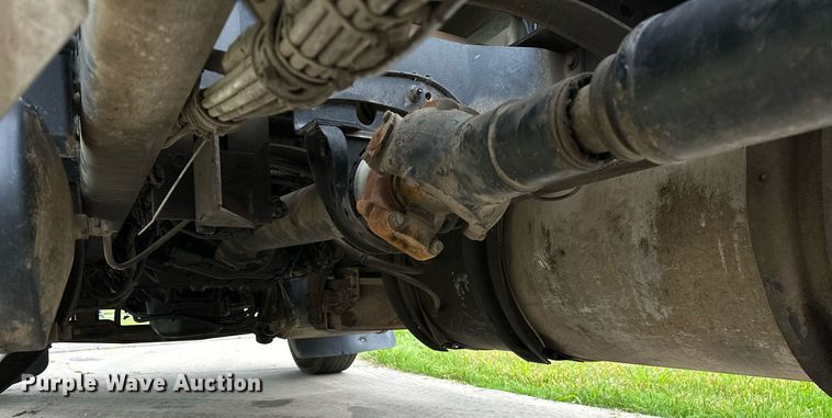 image for item DP3121 2009 Mack 600  semi truck