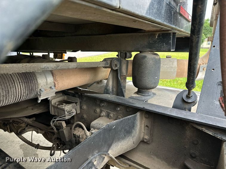 image for item DP3121 2009 Mack 600  semi truck