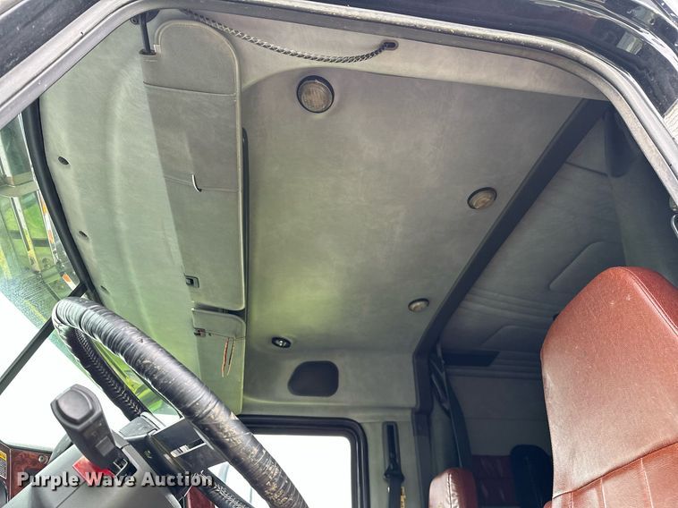 image for item DP3121 2009 Mack 600  semi truck