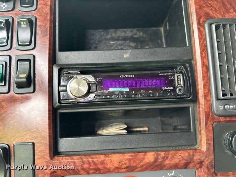 image for item DP3121 2009 Mack 600  semi truck