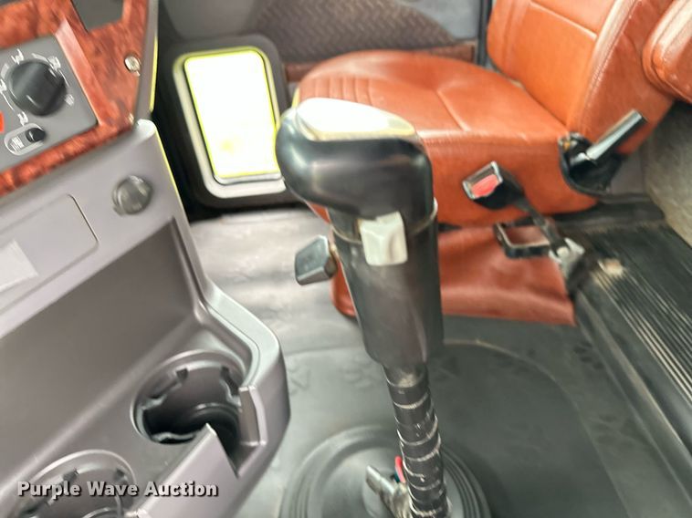 image for item DP3121 2009 Mack 600  semi truck